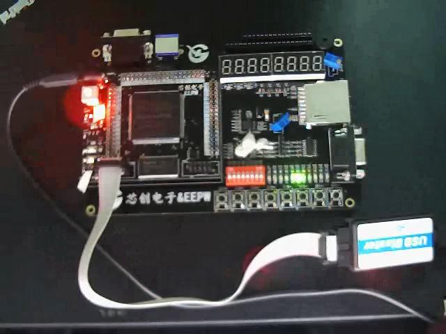 gymdove 的FPGA-DIY LED 跑马灯视频