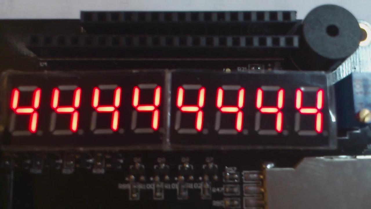 xianglin1006 的 FPGA DIY 静态的数码管视频