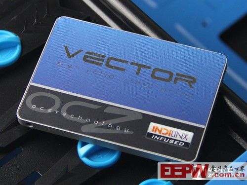 全新主控破土而出 OCZ Vector SSD首测