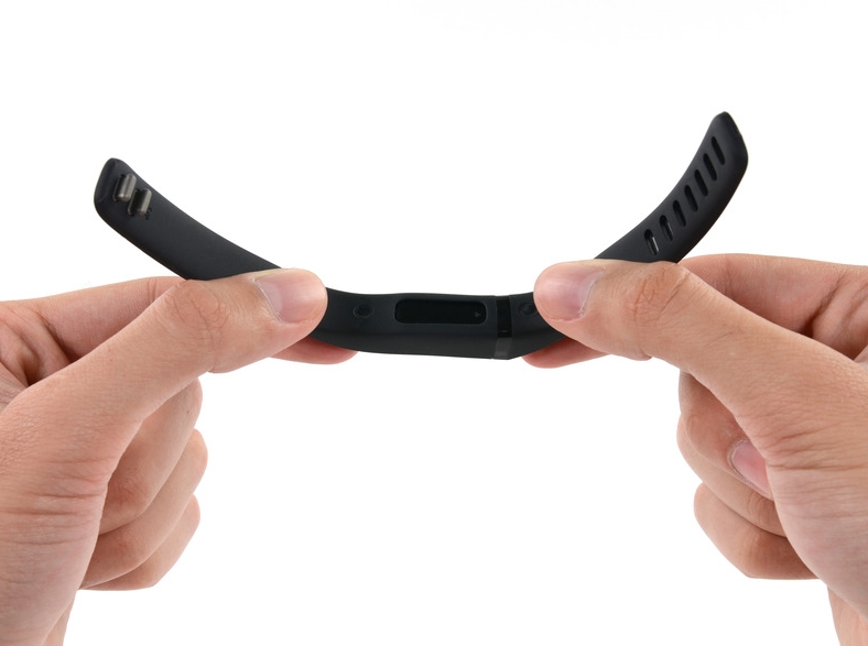 胆小勿入 暴力拆解Fitbit Flex智能腕带
