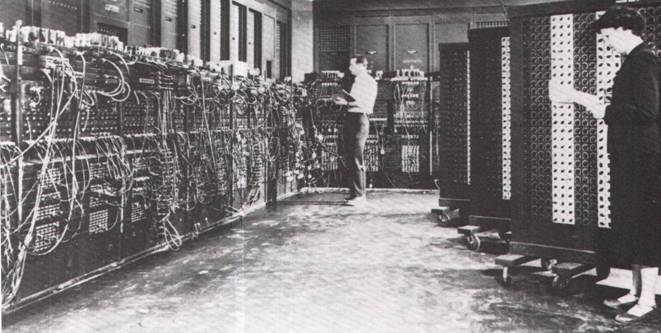             第一台电子计算机ENIAC的历史照片   