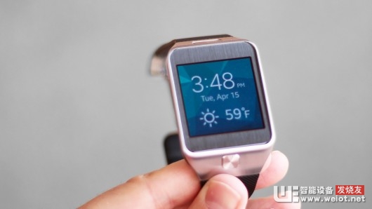 We think Samsung made good decisions with the Gear 2's hardware