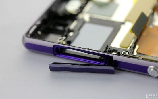 [圖]索尼Xperia Z1拆解 做工扎實還原較難