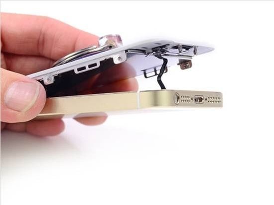 64GB版金色iPhone 5s拆解 维修成本提升
