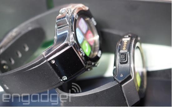 首款带石英时钟功能的智能手表 配触摸屏