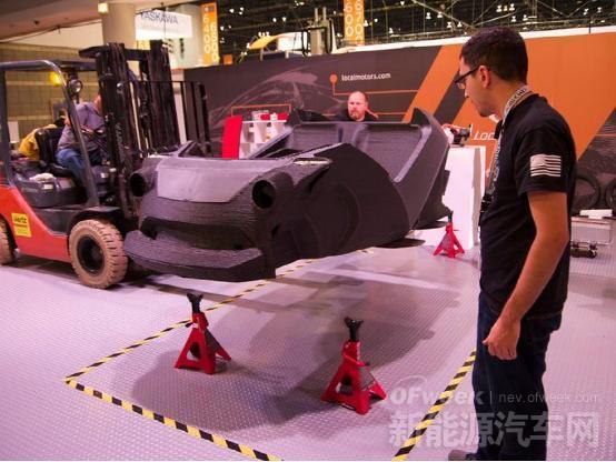 首台3D打印电动车Strati横空出世