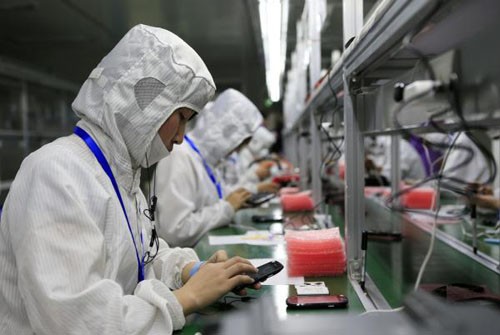 美国向中国让步,1万亿美元科技产品将实现零关税