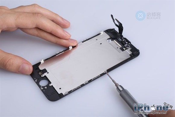 iPhone6 Plus内屏摔坏 iPhone6拆机换屏教程