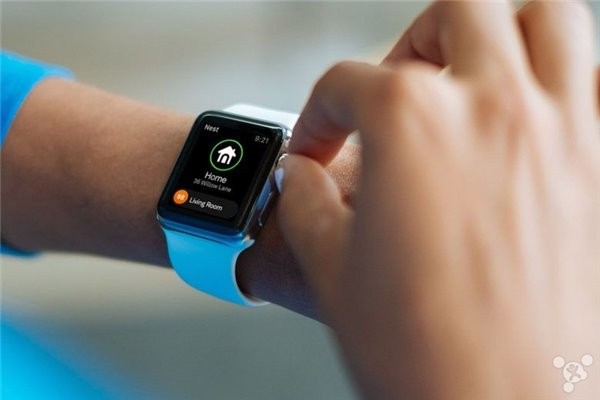 被掰彎了？谷歌智能家居將支持Apple Watch