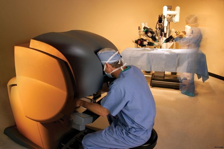 医疗手术机器人行业分析报告：还有谁能超过Intuitive Surgical