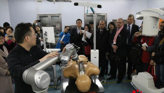 【重磅】中国医疗机器人有望被推向世界