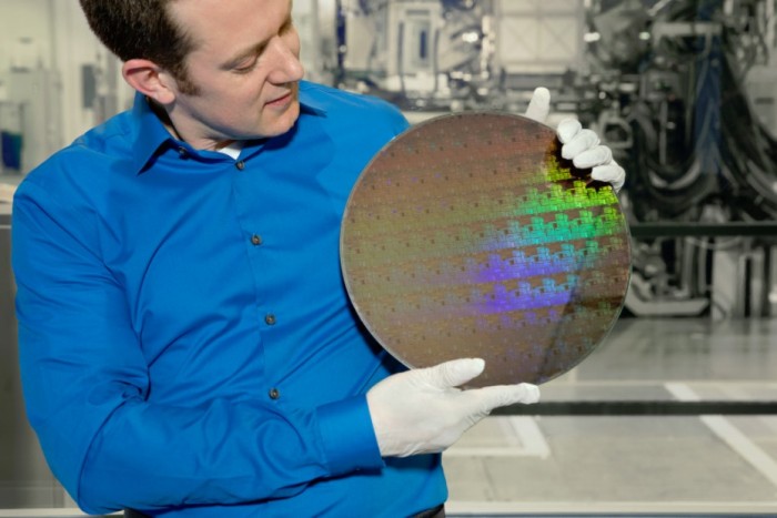 IBM三星携手研发5nm芯片：成本更低、性能更强