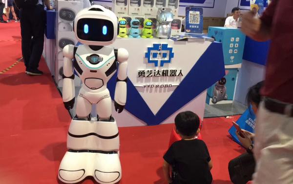 世界机器人大会，科技引领生活，机器人时代势不可挡！