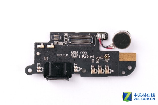 底部PCB正面特寫