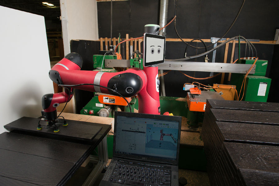 Sawyer智能协作机器人帮助美国家具制造商填补劳动力缺口