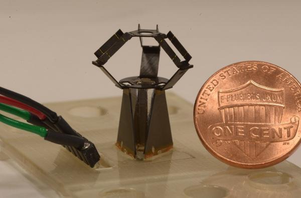 哈佛大学开发硬币大小的微型机器人，可完成人类外科显微手术
