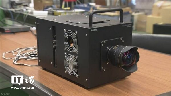 能捕捉0.0000001秒瞬间！日本研发超高速相机，激光反射清晰可见