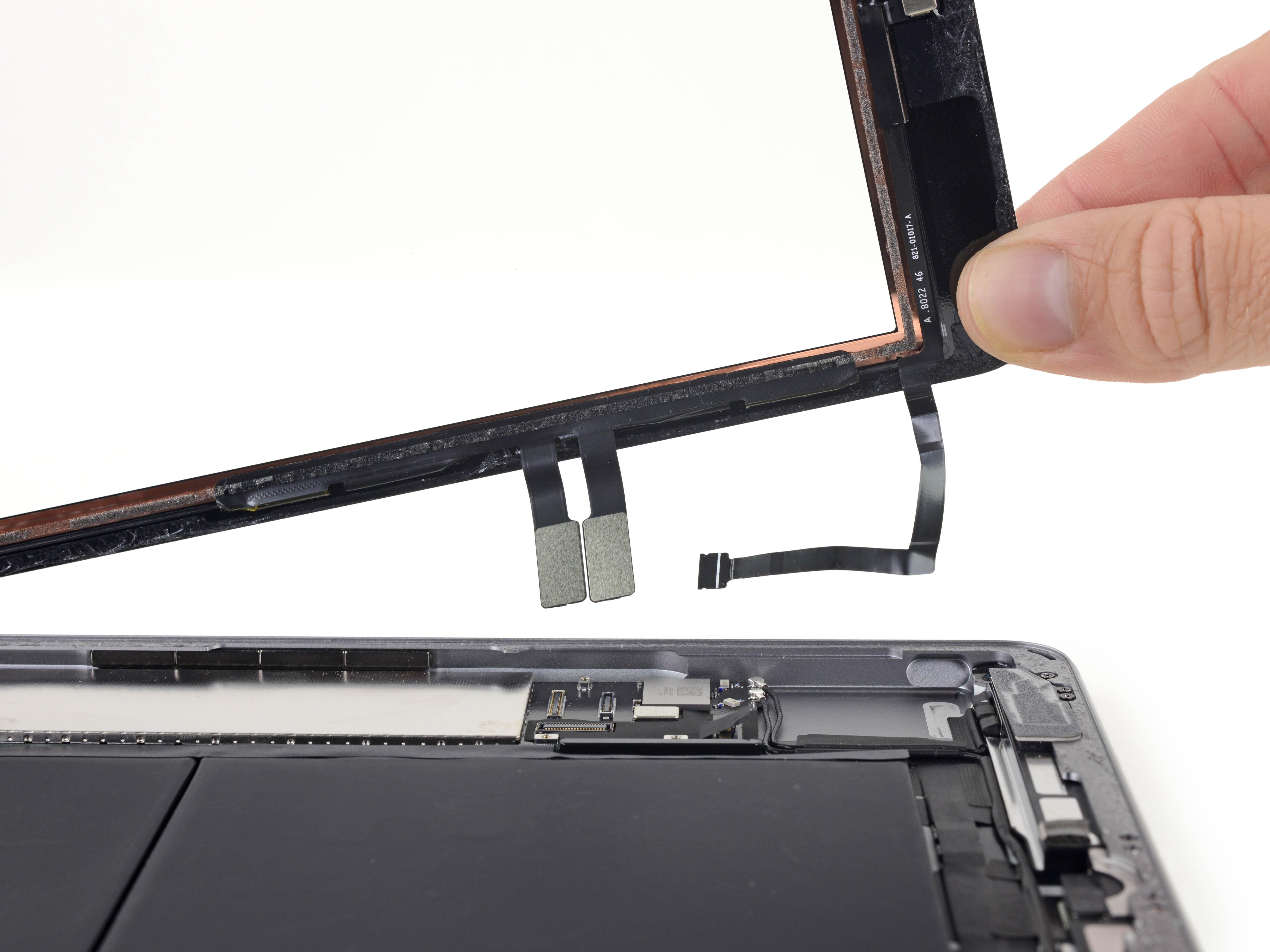 iPad 6详尽拆解 除了A10和支持笔就没变化了
