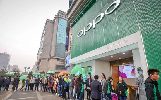 小米和OPPO、vivo越來(lái)越像了：成功者總是引人模仿