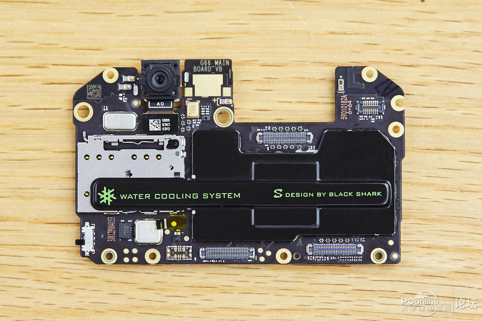 黑鲨手机详细拆解：手机内部加入液冷散热