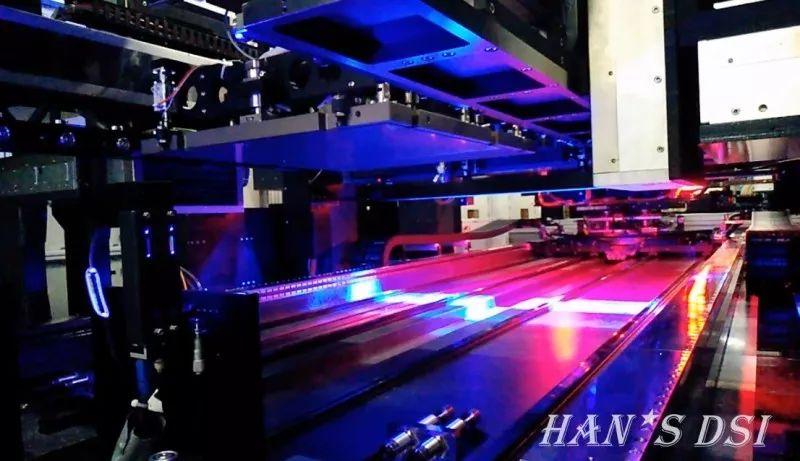大族自主研发柔性OLED激光切割机正式投产