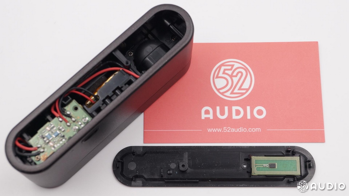 三款TWS真无线蓝牙耳机充电盒深度拆解：产业链大解析