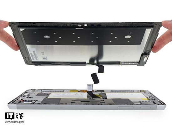 得1分！iFixit拆解微软Surface Go：端口多电池小