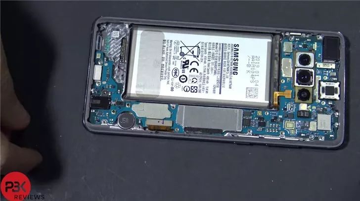 废电脑回收：三星 S10+ 首发拆解：内部结构远胜iPhone Xs Max？
