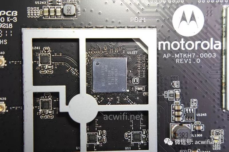 摩托罗拉Motorola 摩路由M2拆机