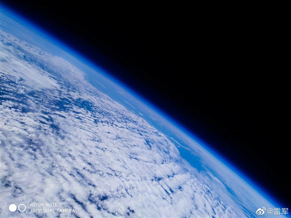 红米Note 7登上太空：在-58℃环境下拍下地球照片