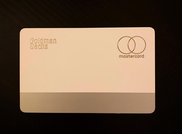 苹果信用卡Apple Card实物首曝：钛合金材质 极致简洁
