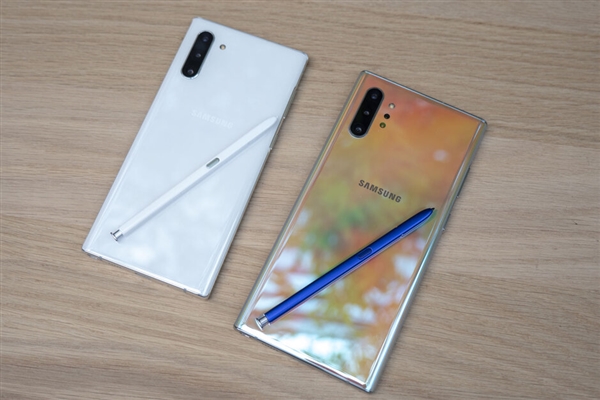 不標(biāo)配 三星Galaxy Note 10+ 45W充電器需單獨(dú)購買