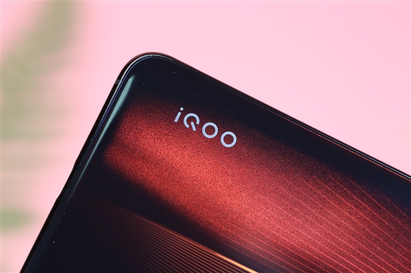 iQOO Pro/iQOO Pro 5G版今日正式發(fā)布：安兔兔跑分近50萬