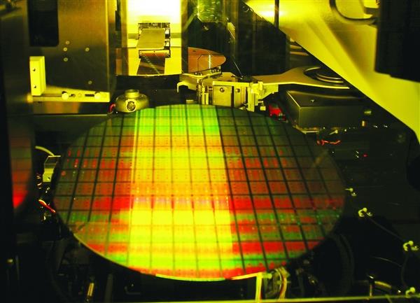 中芯国际称7nm EUV光刻机问题已解决 技术研发步入正轨