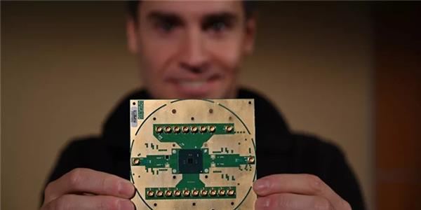 英特尔发布Horse Ridge芯片：22nm工艺 能够控制多个量子位