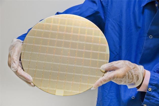 IBM POWER10 处理器亮相：7nm 工艺，比上一代芯片 AI 性能快 20 倍