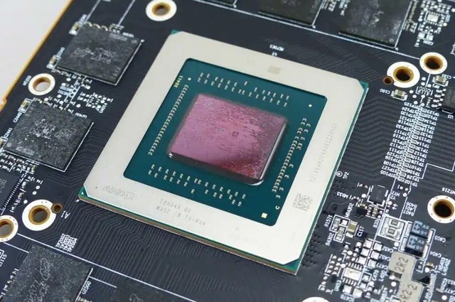性能炸裂！AMD新一代Navi 31 GPU曝光：384MB无限缓存