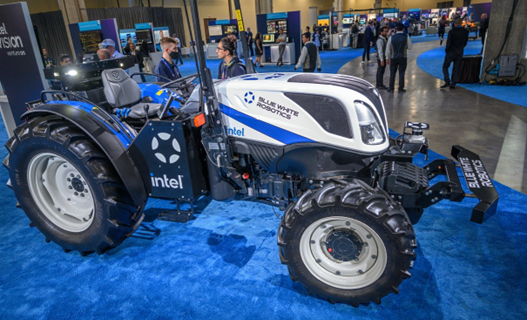 英特爾基于5G和智能邊緣技術助力打造無人駕駛拖拉機，驅動產業創新升級