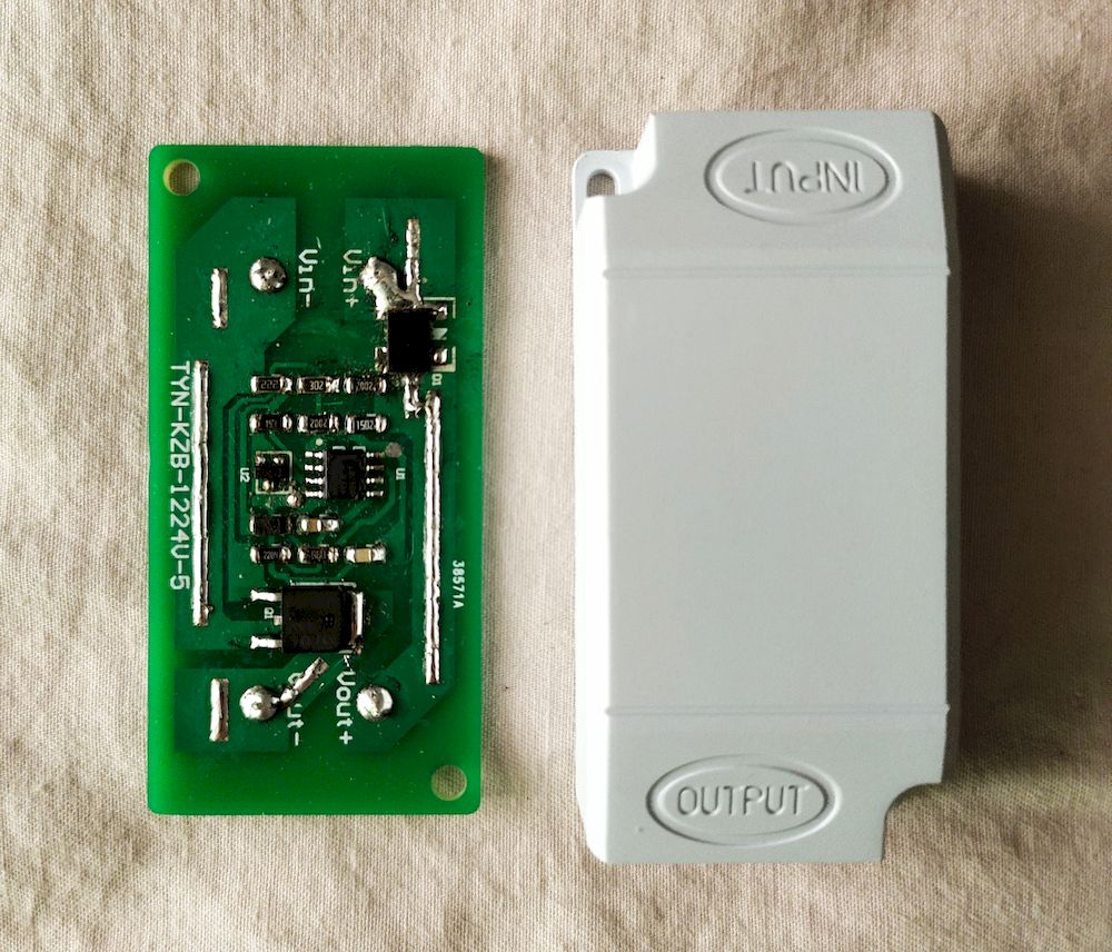 基于ST LM2904 的低功耗太阳能光伏充电控制板方案