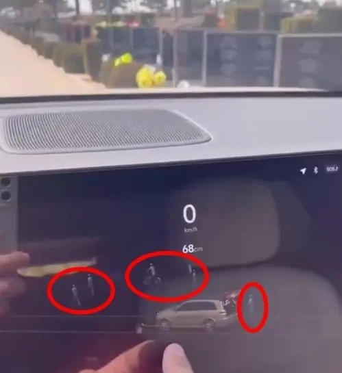 汽車?yán)走_(dá)在無人陵園內(nèi)顯示全是人影 網(wǎng)友吐槽更智能了：官方回應(yīng)