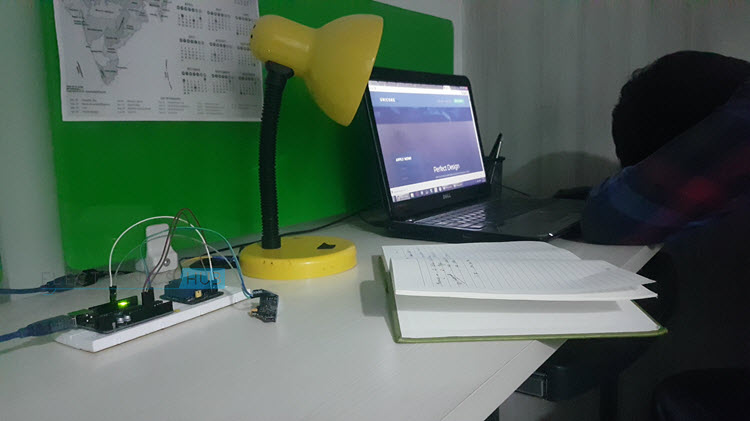 使用Arduino和PIR传感器的自动房间灯