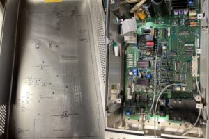 HP 8112A 主板