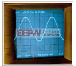 图3,在35MHz和0.9V输出时，振荡器产生高质量的正弦波。