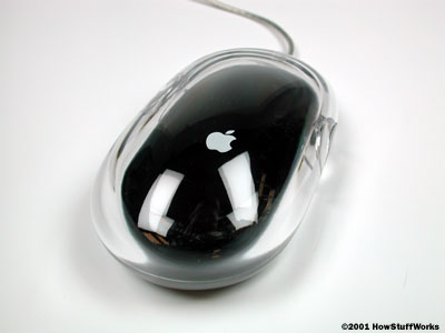 苹果公司将自己的光电鼠标转变成了一件时髦的艺术品。