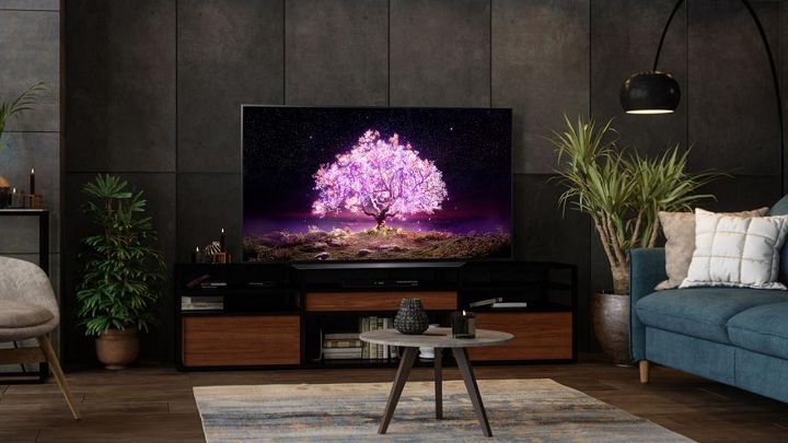 OLED 電視的畫質固然令人驚艷，但是高價以及壽命問題，都是導致一般消費者踟躕不前的原因。
