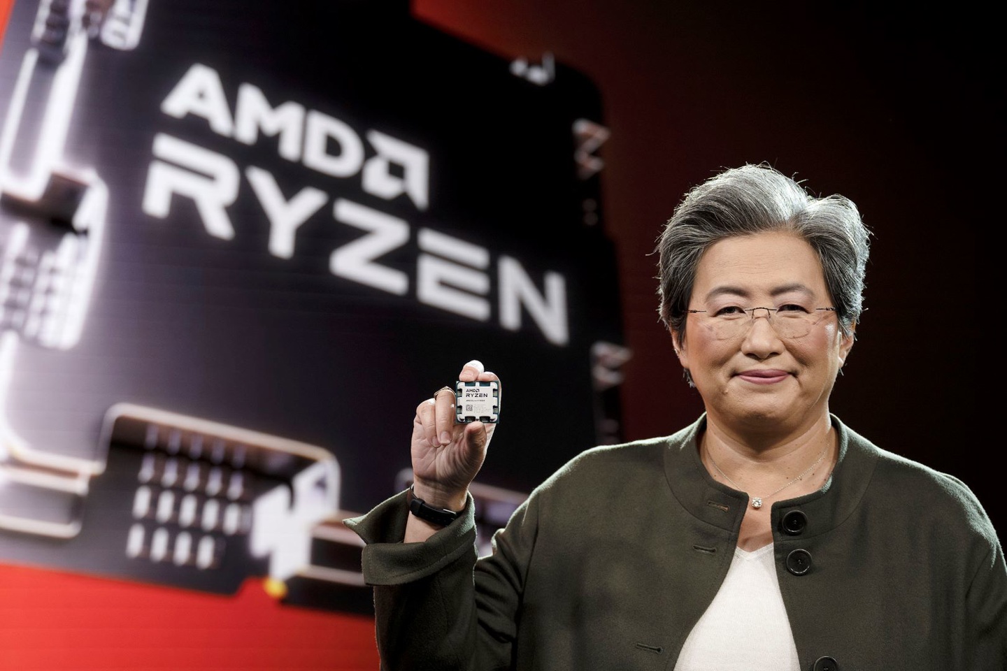 AMD CEO 蘇姿豐：預計個人電腦市場第一季度見底