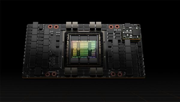 700W功耗性能猛兽 售价超24万元 NVIDIA称H100显卡全面投产