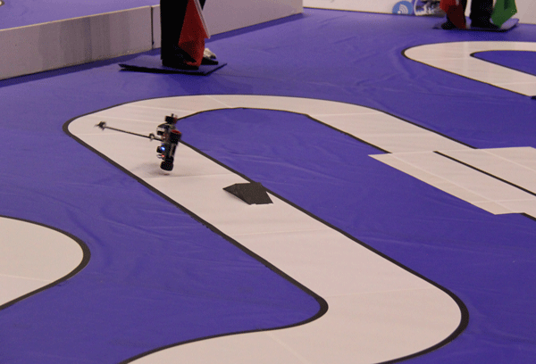 第十届飞思卡尔智能车赛总决赛山大鸣枪