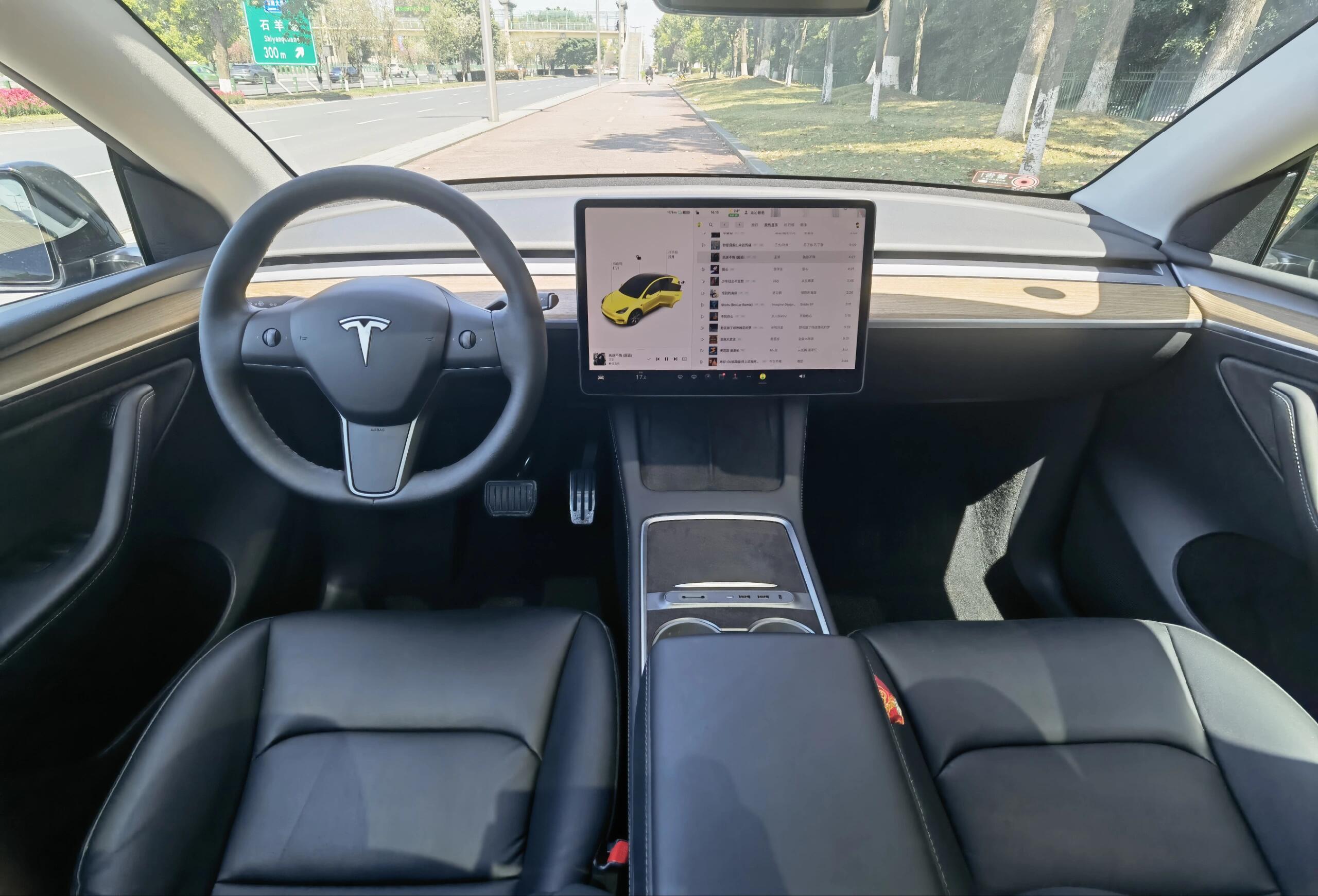 特斯拉Robotaxi服务Bug频频出现，系统性问题究竟是谁的锅？